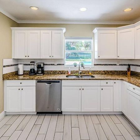 Beautiful Pool House In Old Seminole Heights! Villa Tampa Exteriör bild