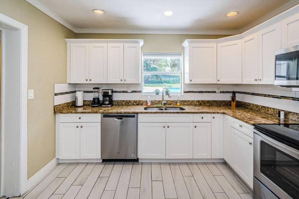 Beautiful Pool House In Old Seminole Heights! Villa Tampa Exteriör bild