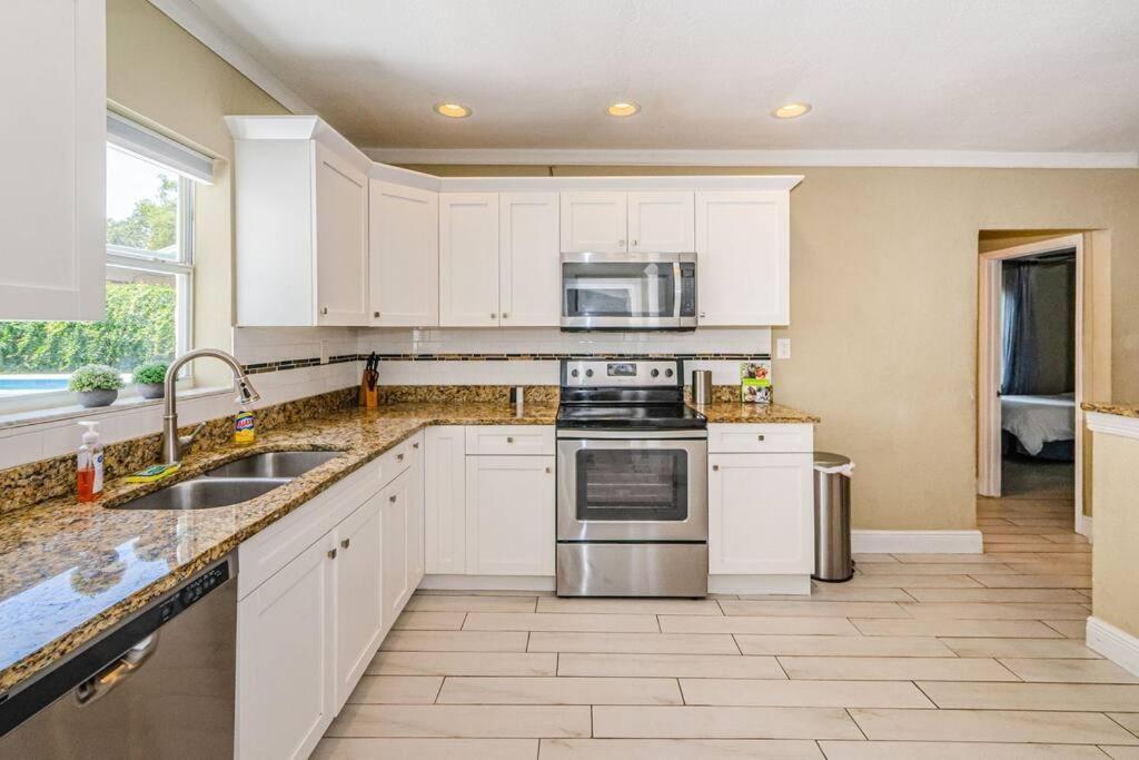 Beautiful Pool House In Old Seminole Heights! Villa Tampa Exteriör bild