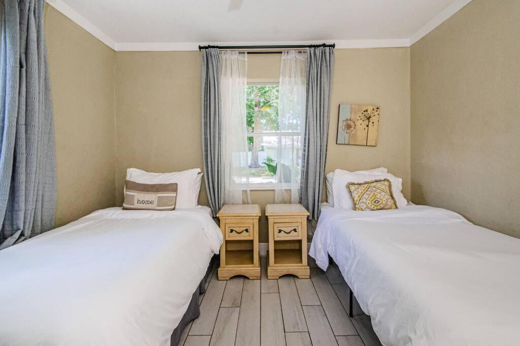 Beautiful Pool House In Old Seminole Heights! Villa Tampa Exteriör bild